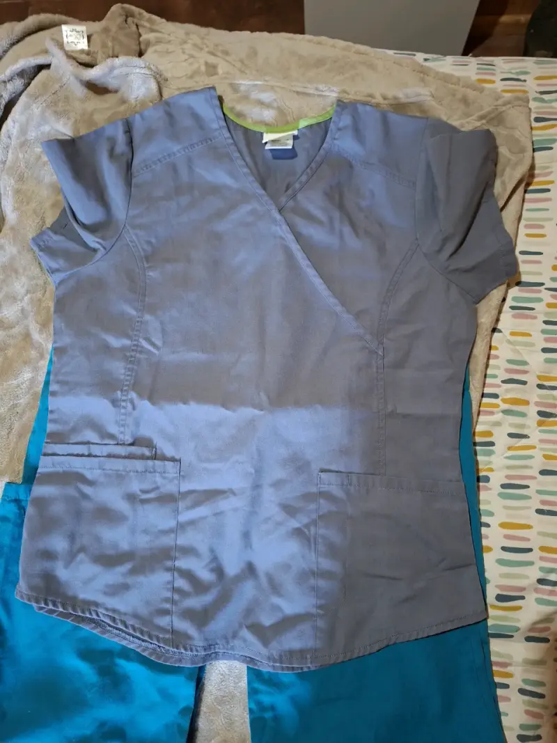 Traje clínico gris y azul - 1