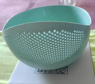 Bowl colador verde de trigo y plástico - miniatura 1