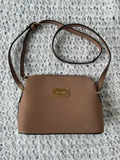 Cartera amphora  cruzada marrón con detalle dorado - miniatura 1