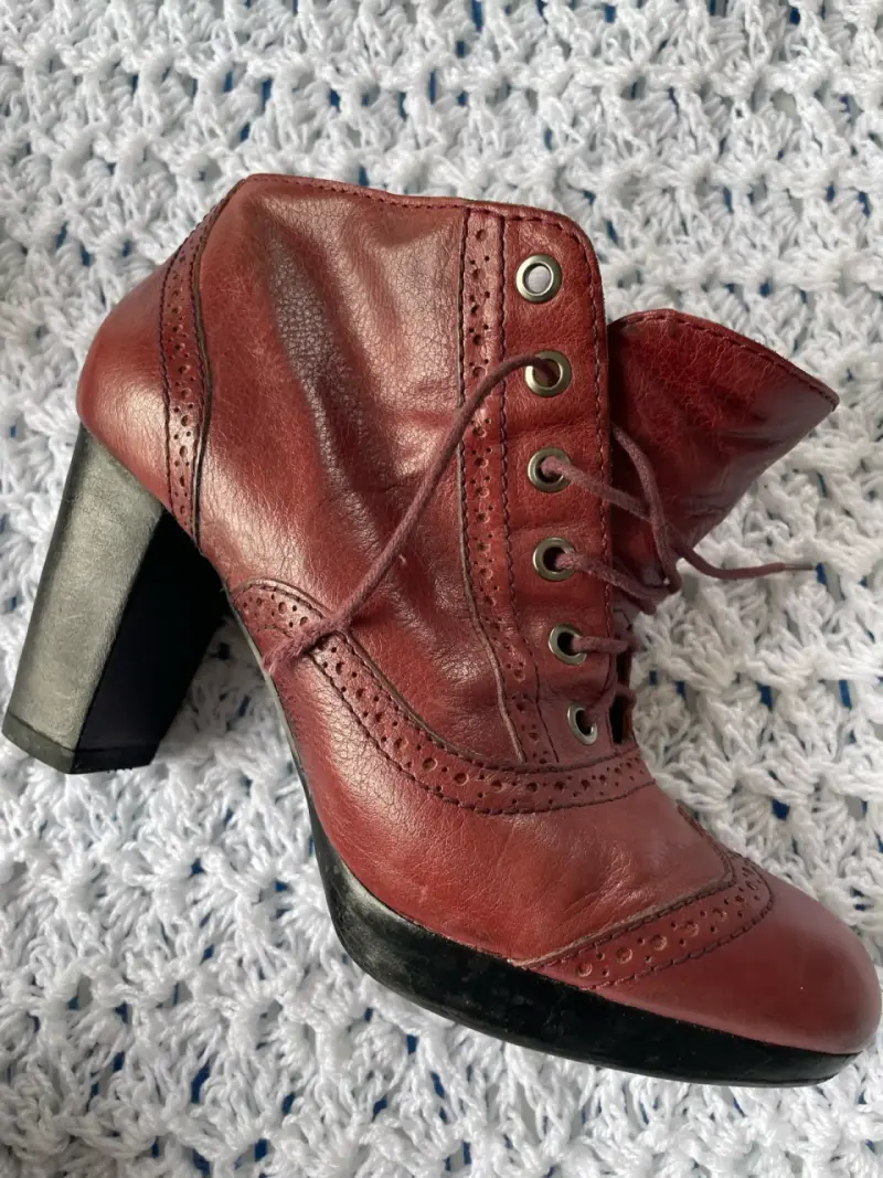 Botines de cuero burdeos Zara Woman con tacón alto - 1