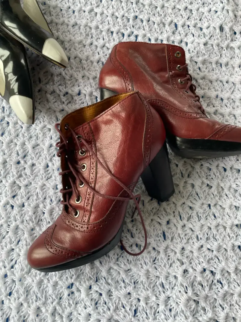 Botines de cuero burdeos Zara Woman con tacón alto - 5