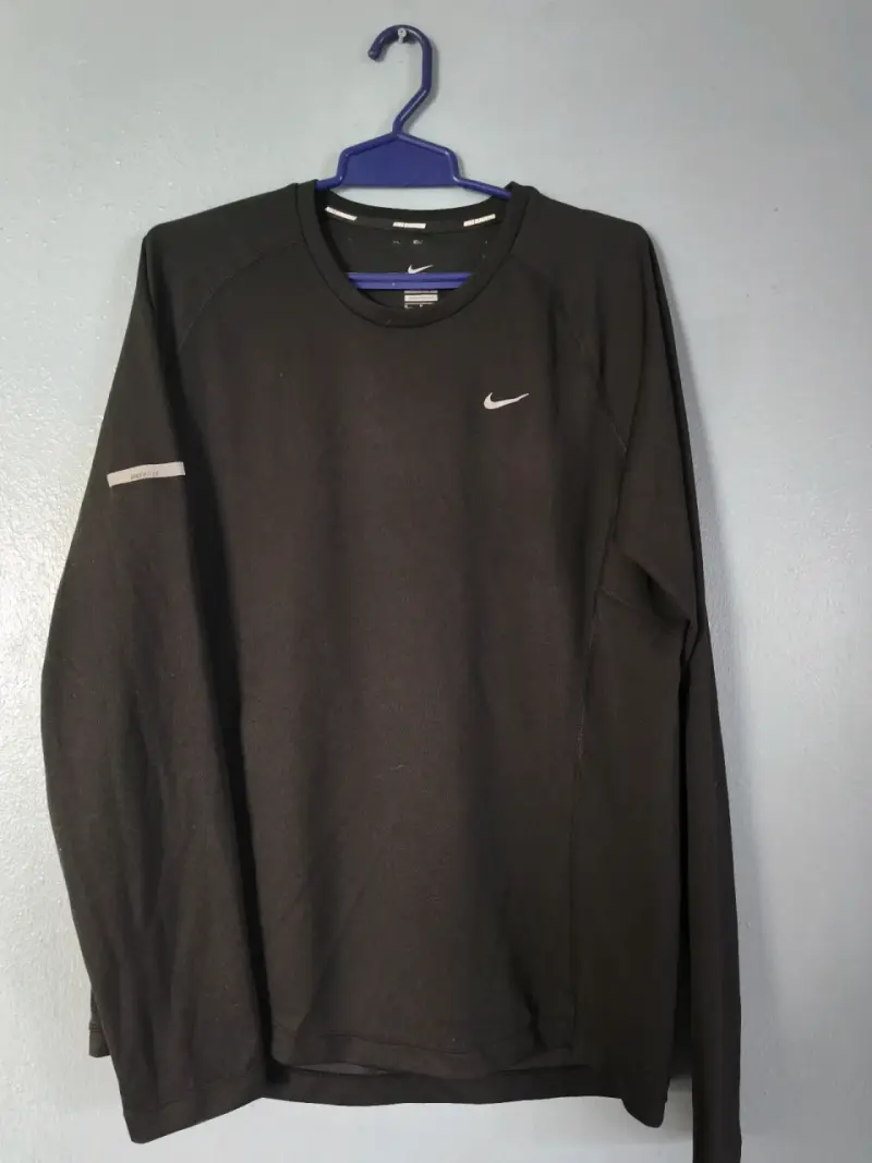 Polera deportiva Nike Dri-Fit negra para hombre - 1