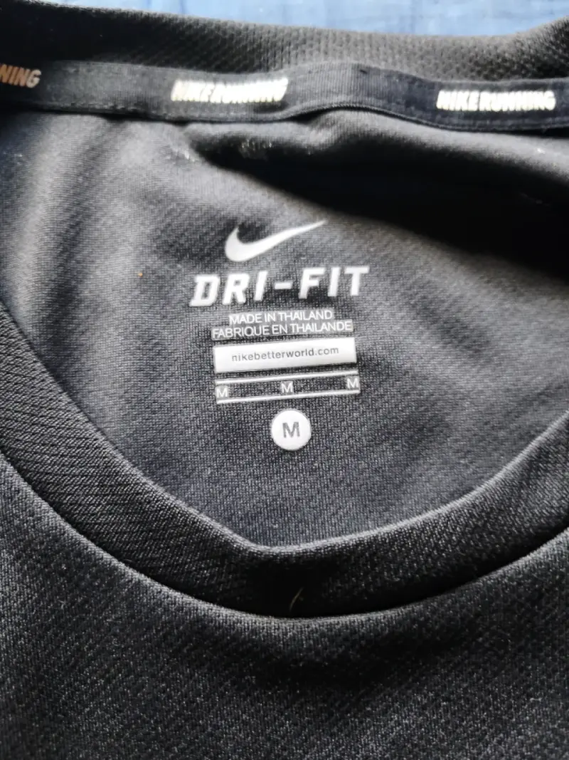 Polera deportiva Nike Dri-Fit negra para hombre - 3