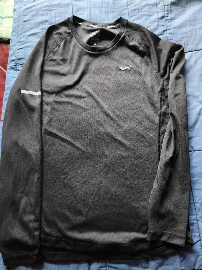 Polera deportiva Nike Dri-Fit negra para hombre - 5