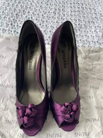 Zapatos de tacón morados Ansonia con detalle floral - miniatura 2