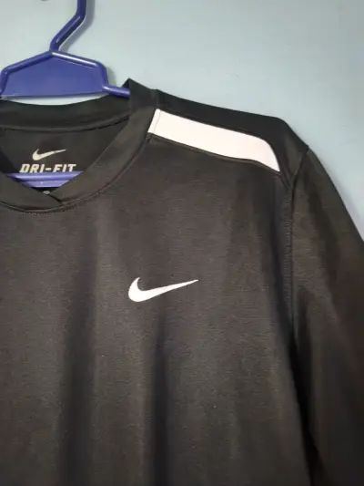 Polera deportiva Nike Dri-Fit negra - miniatura 2