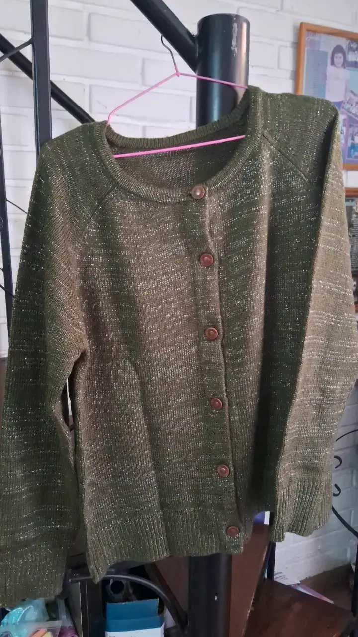 Cardigan de punto verde oliva para mujer