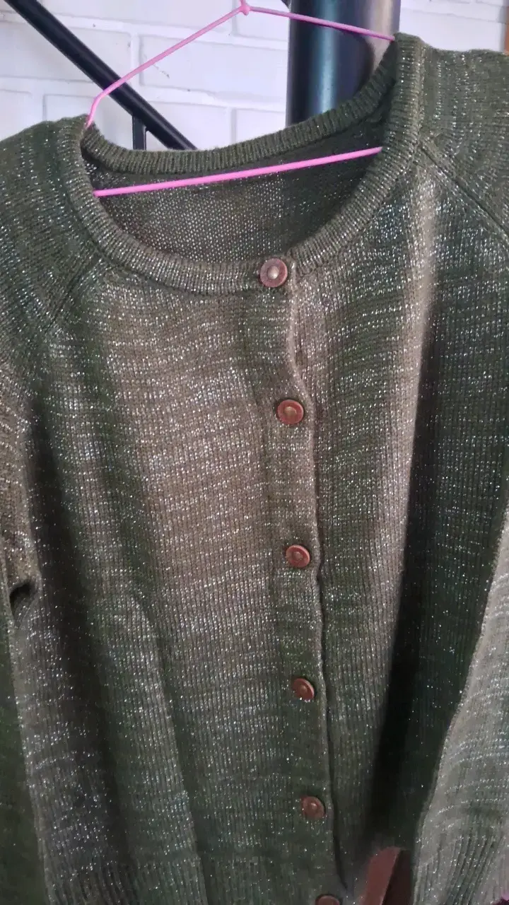 Cardigan de punto verde oliva para mujer - 2