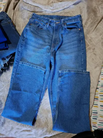 Jeans de mezclilla vintage curvy fit marca H&M - miniatura 1