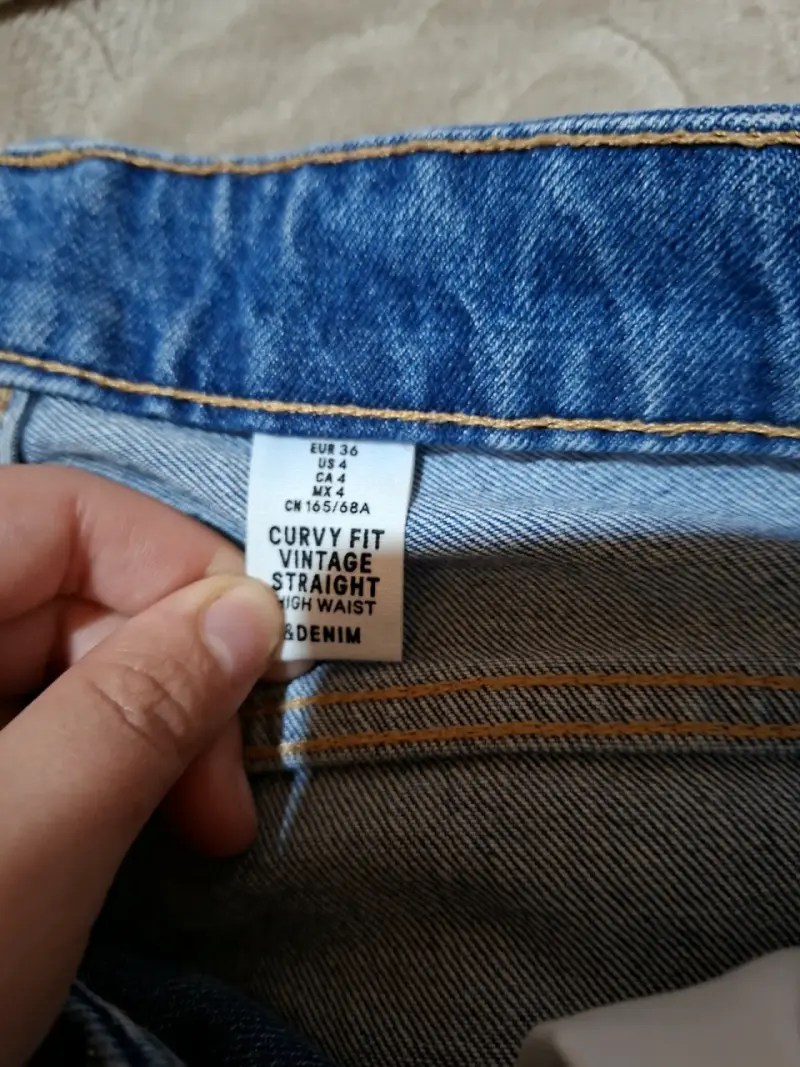Jeans de mezclilla vintage curvy fit marca H&M - 2