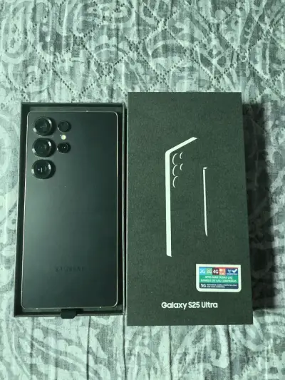 Samsung Galaxy S25 Ultra en buen estado - miniatura 3