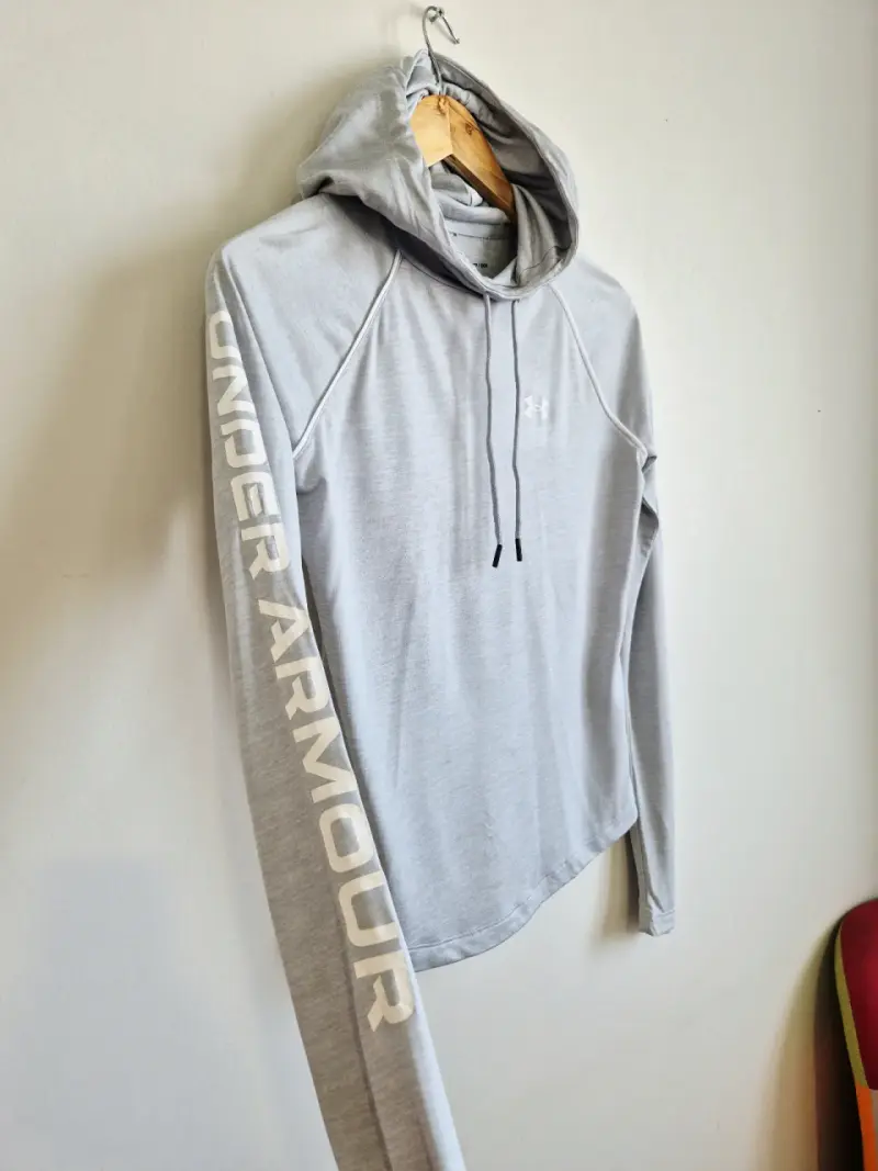 Polerón con capucha Under Armour gris - 1