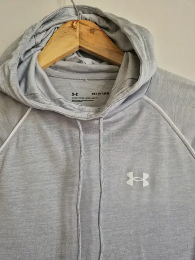 Polerón con capucha Under Armour gris - miniatura 4