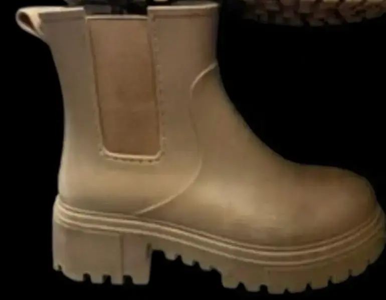 Botas de goma beige para mujer