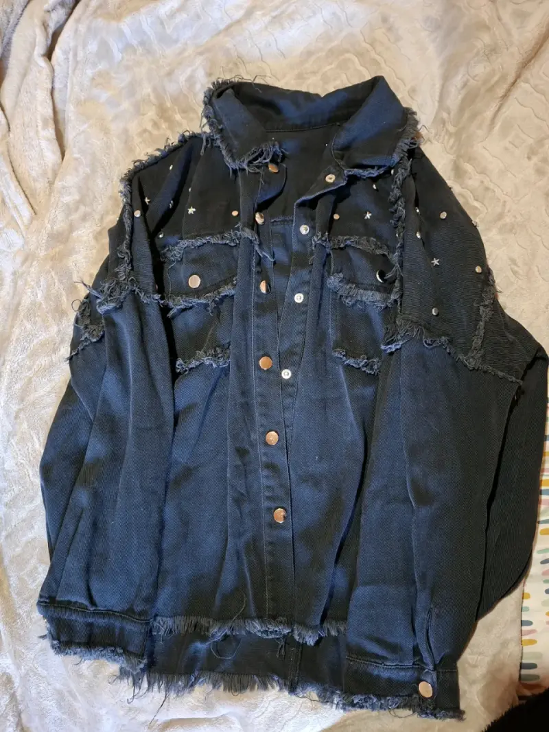 Chaqueta de mezclilla delgada negra con tachuelas - 3