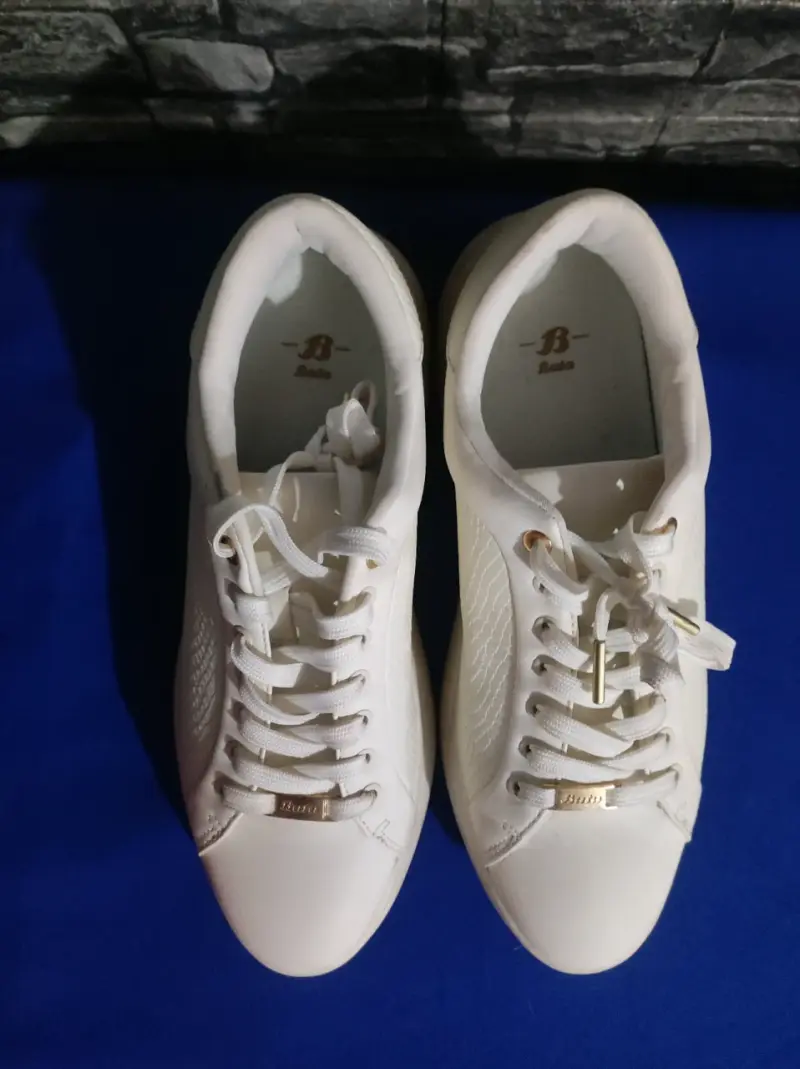 Zapatillas deportivas blancas Bata para mujer - 1