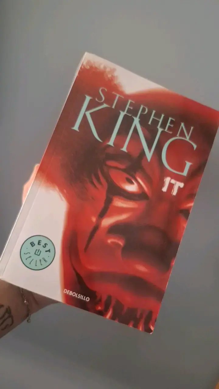 Libro 'It' de Stephen King en edición de bolsillo