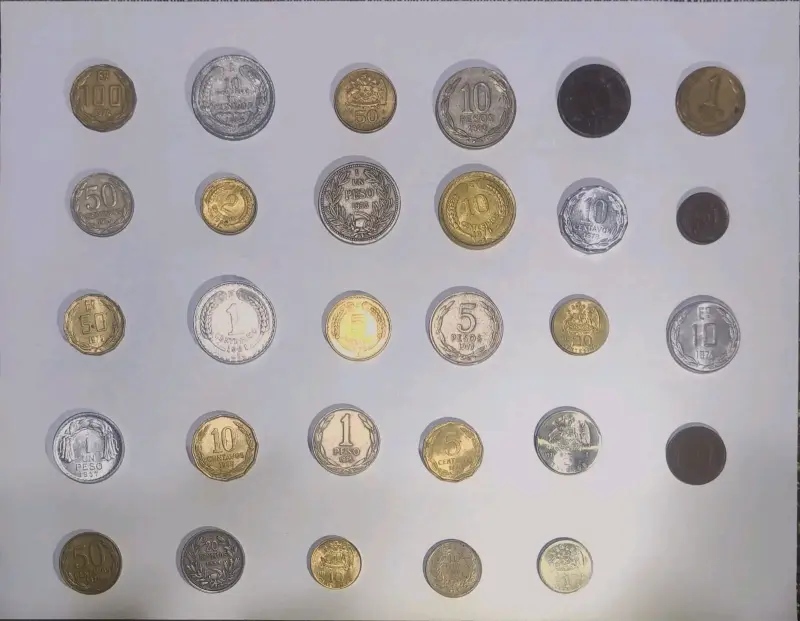 Colección de monedas antiguas variadas de Chile - 1