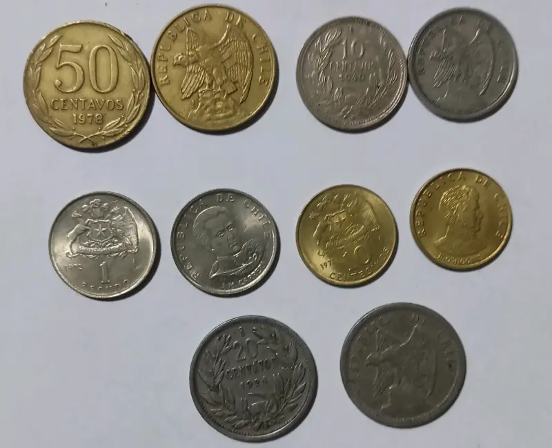 Colección de monedas antiguas variadas de Chile - 6