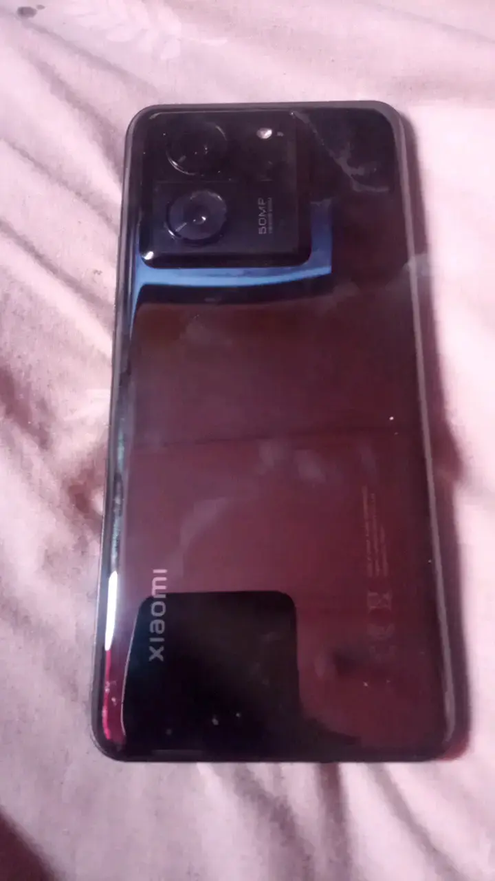Smartphone Xiaomi con funda protectora - 4
