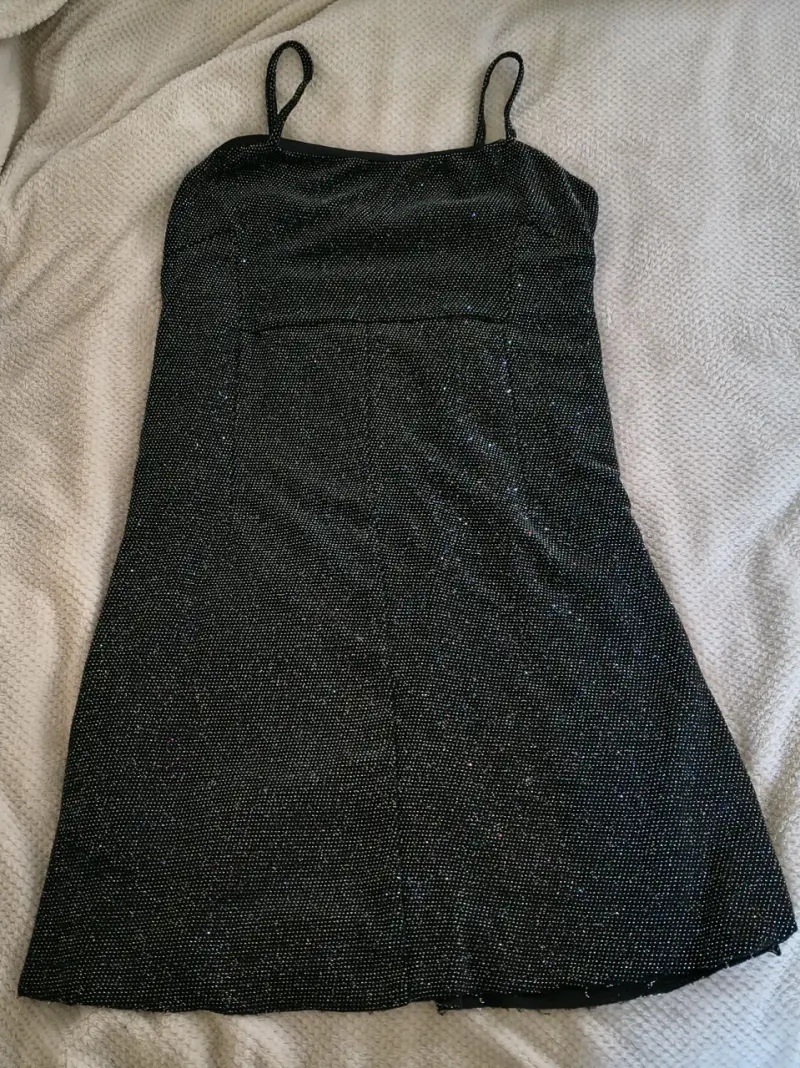 Vestido negro con tirantes brillantes Foster - 1