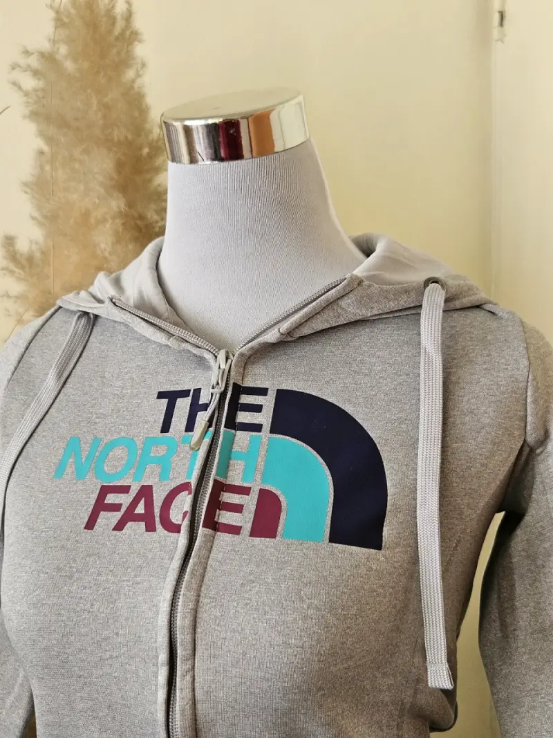 Polerón con cierre y capucha — The North Face 🤍🩶 - 5