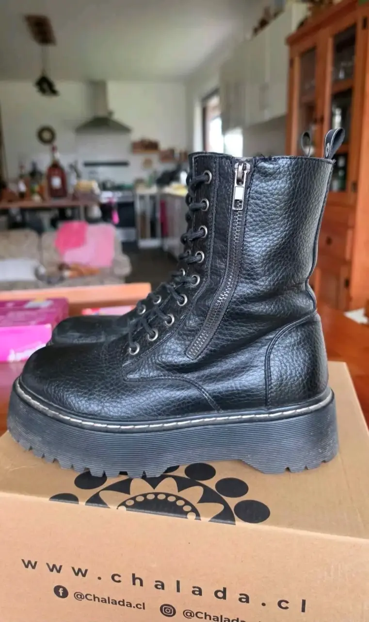 Botas negras de cuero con plataforma Chaladá - 2