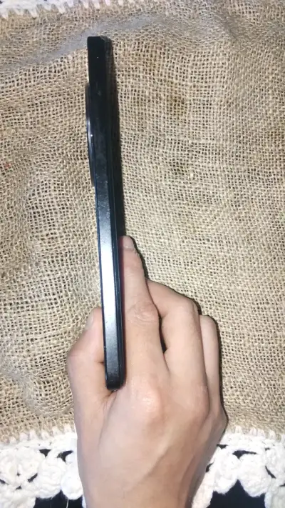Smartphone POCO c75 - miniatura 4