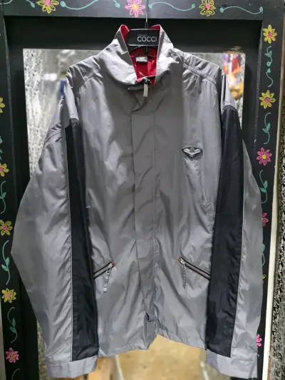 Chaqueta Mercedes-Benz Fórmula Uno gris - miniatura 1