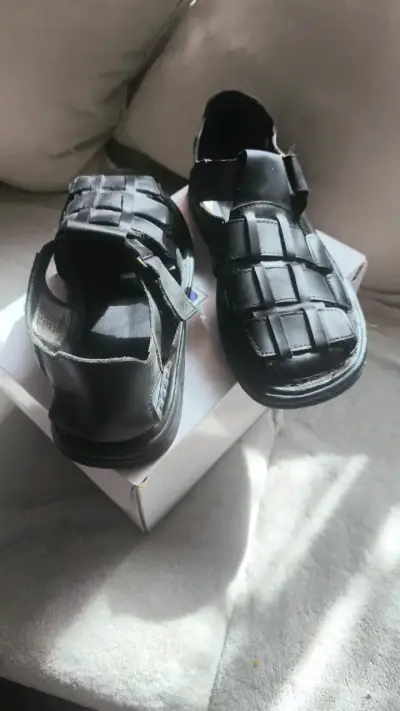 Sandalias de cuero negro para hombre Bata - miniatura 1