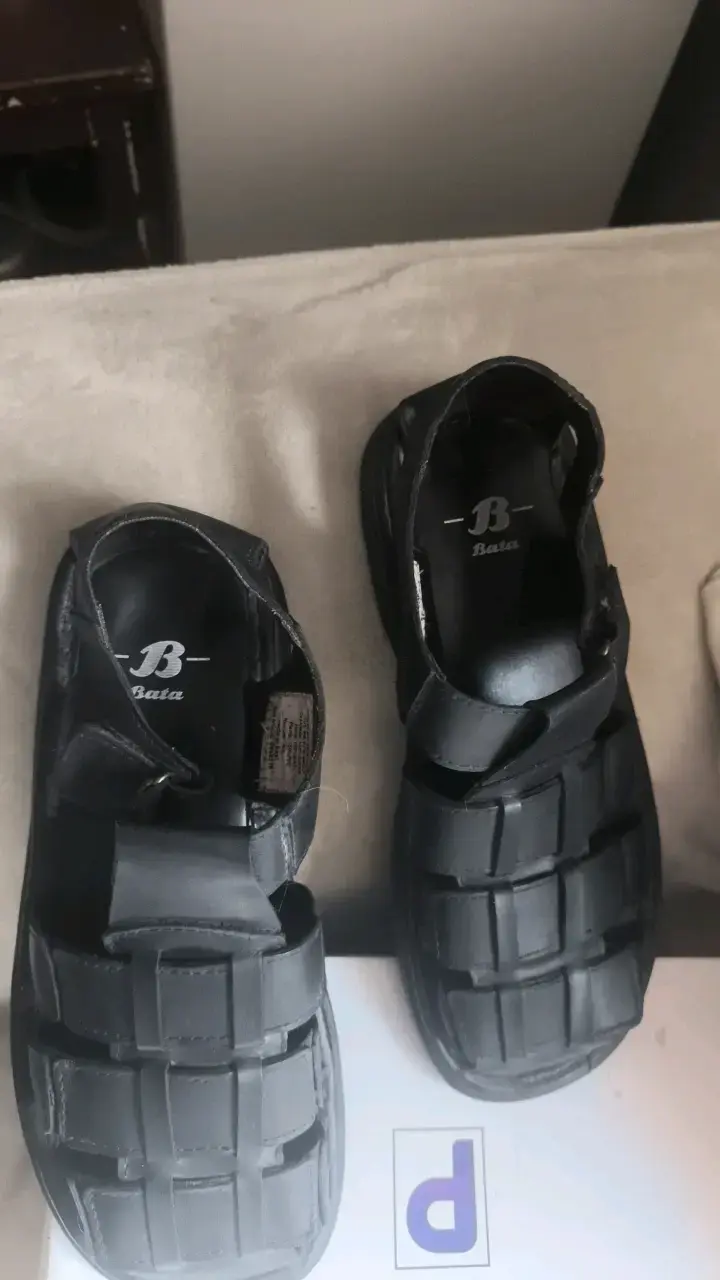Sandalias de cuero negro para hombre Bata - 3