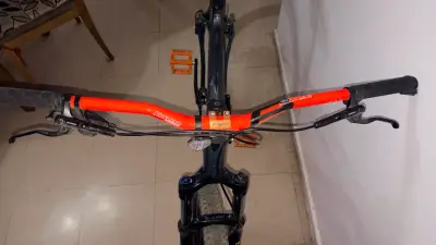 Bicicleta Trek Marlin 7 con accesorios - miniatura 2