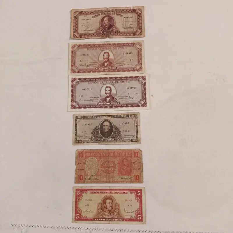Billetes antiguos de Chile colección variada - 3