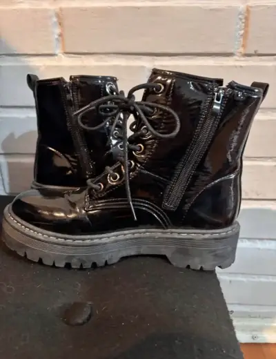 Botas negras de charol con plataforma - miniatura 2