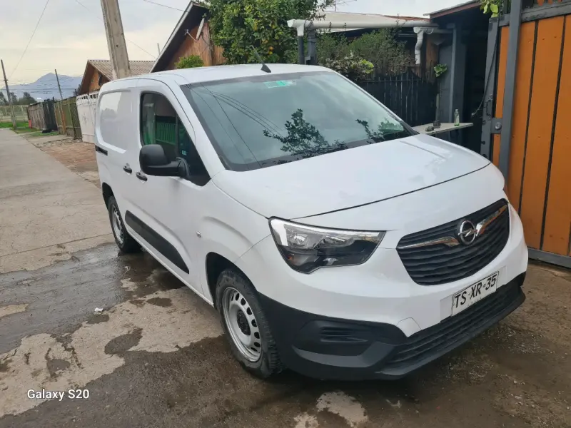 Camioneta Opel combo en perfectas condiciones - 1