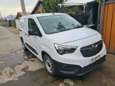 Camioneta Opel combo en perfectas condiciones - miniatura 1