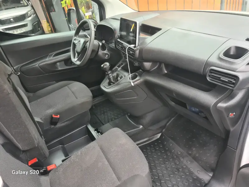 Camioneta Opel combo en perfectas condiciones - 2