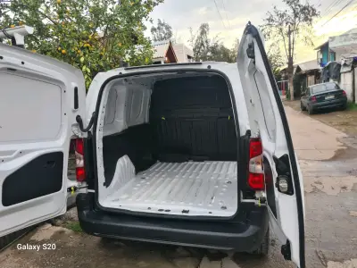 Camioneta Opel combo en perfectas condiciones - miniatura 5