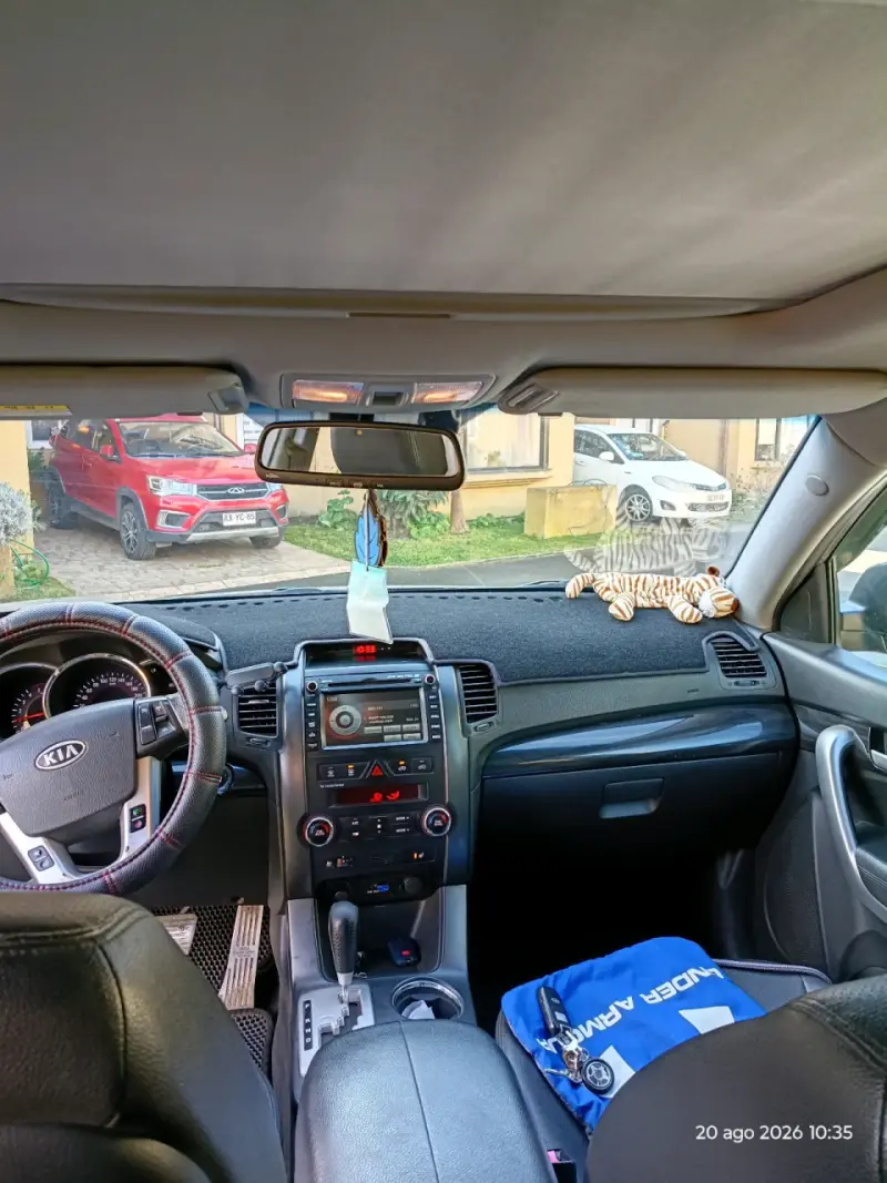 SUV Kia Sorento 2010 en buen estado - 2