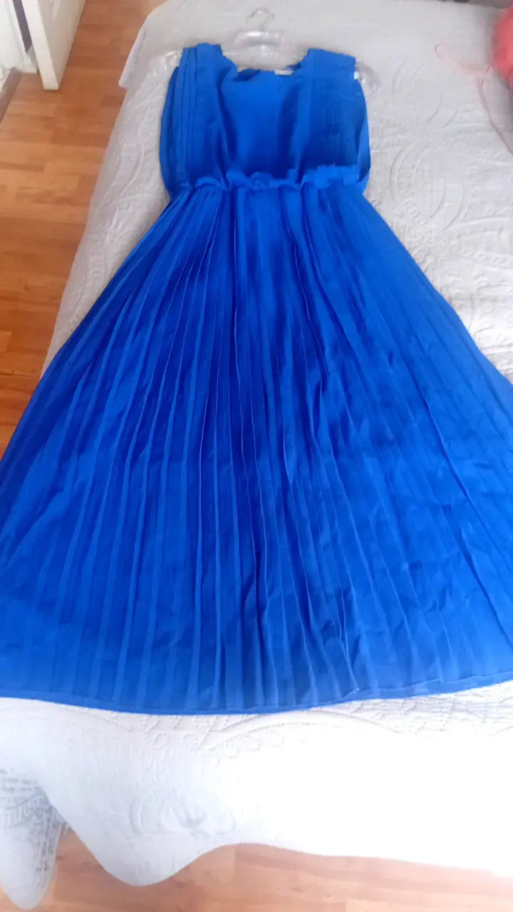 Vestido azul plisado elegante para mujer - 1