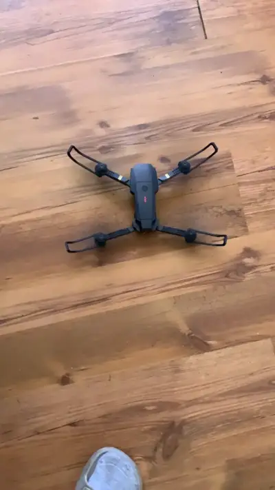 Drone plegable con control remoto y estuche - miniatura 2