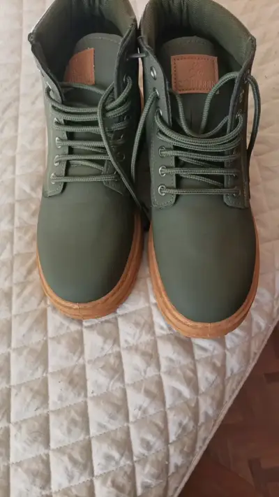Botas verdes de hombre estilo casual - miniatura 1