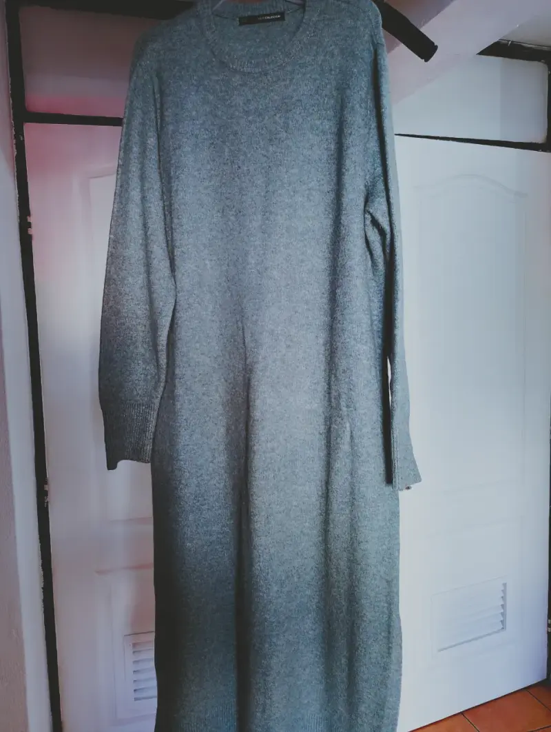 Vestido de punto gris largo para mujer