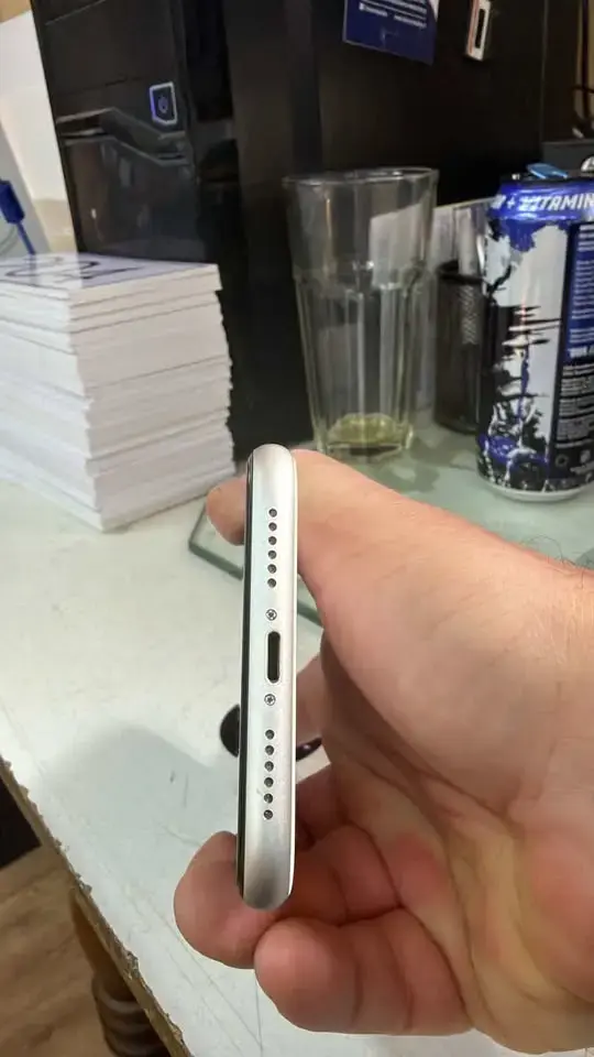 iPhone 12 en buen estado con caja original - 1