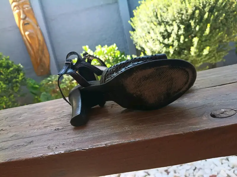 Sandalias de cuero negro con tacón alto Orcel - 2