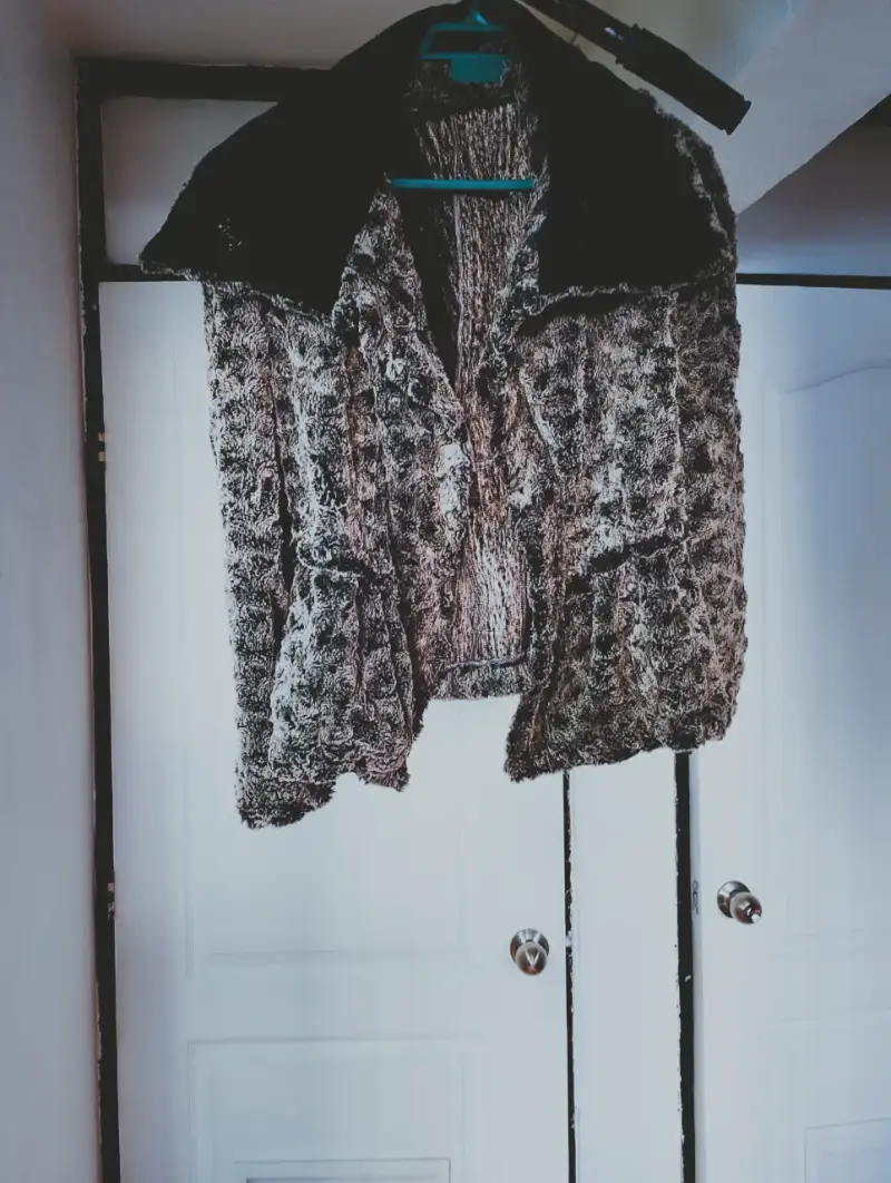 Abrigo beige de mujer talla M con diseño interior