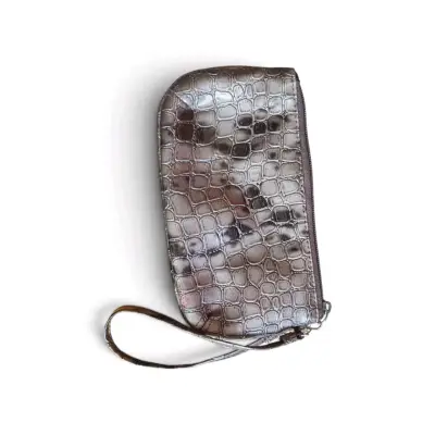 Cartera de mano plateada con diseño de cocodrilo - miniatura 3