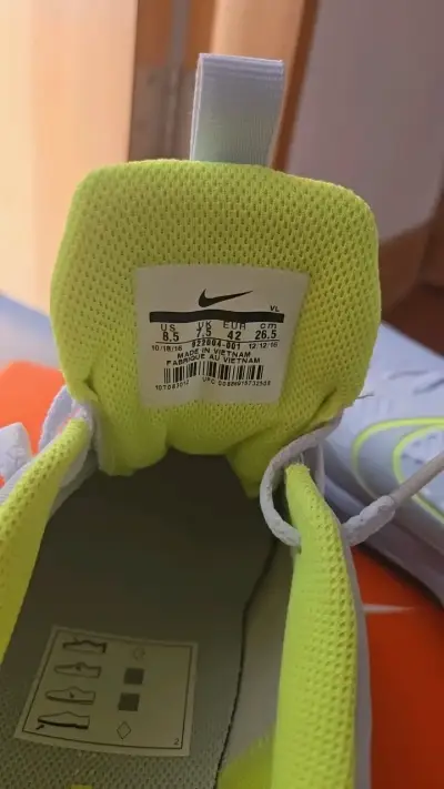 Zapatillas de golf Nike blancas con detalles verde - miniatura 3
