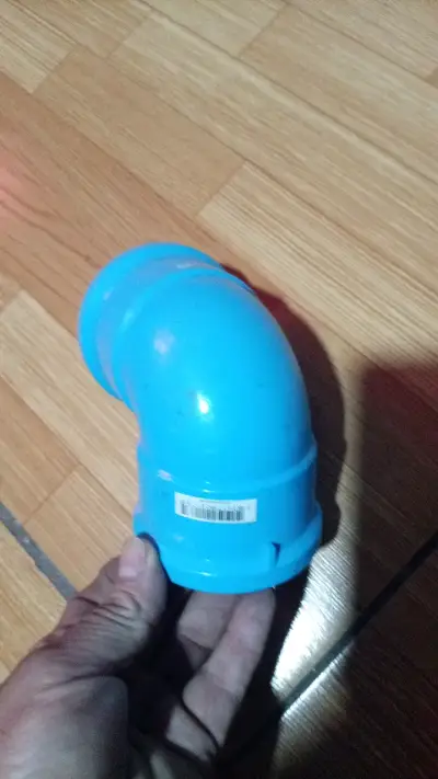 Codo de PVC azul para tubería - miniatura 3