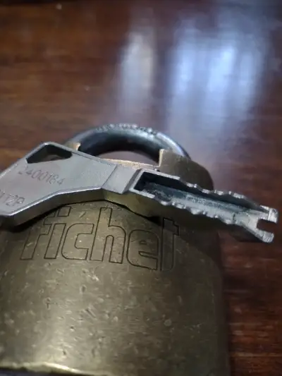 Candado de seguridad Fichet con llave - miniatura 1